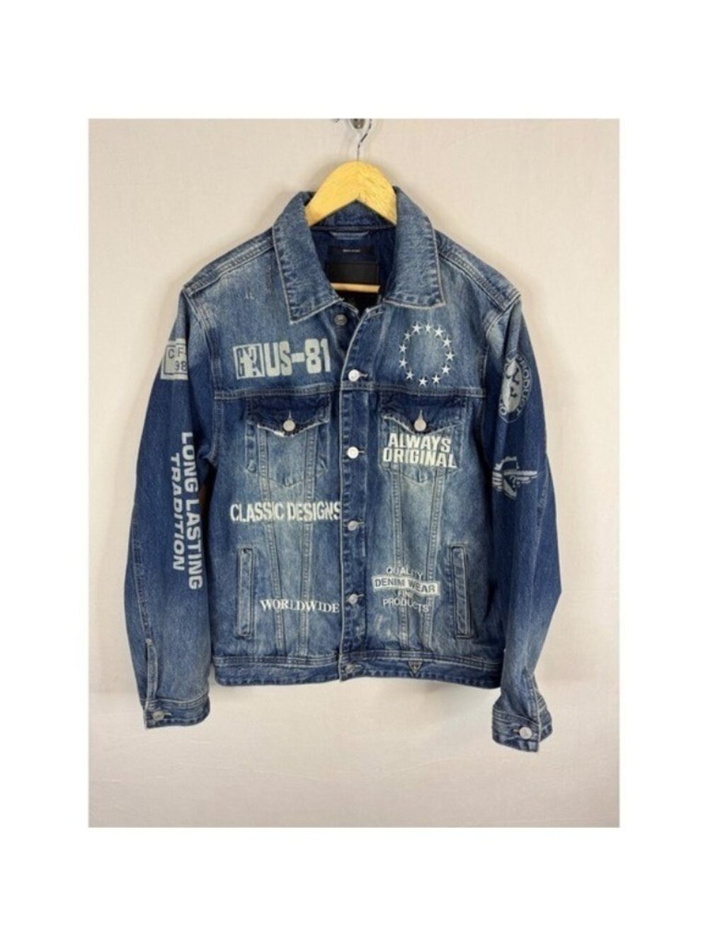 GUESS Dean Jacket Mens Large Blue Denim Graphic Print Trucker Jacket M4BXN6D4XY0